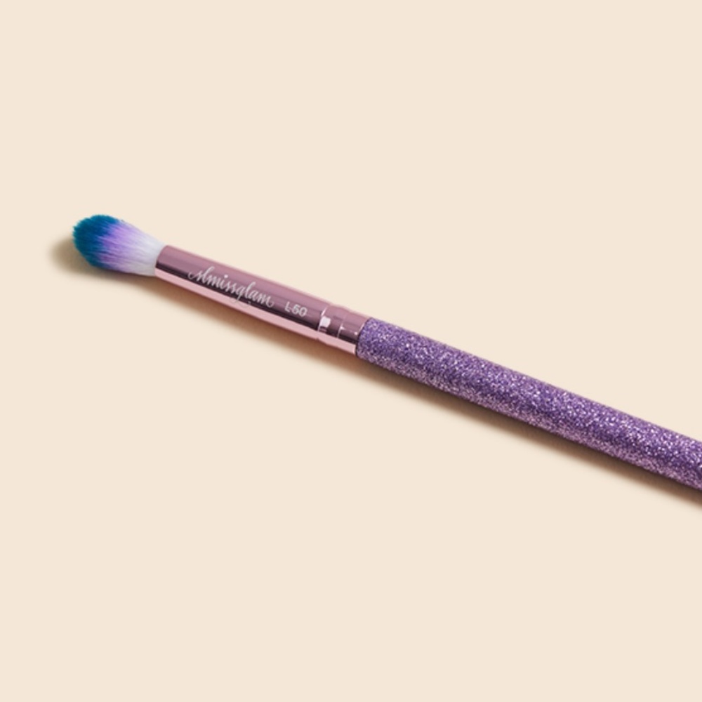 NEW Beautiful Lilac Blending Brush